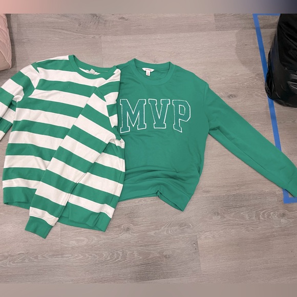 Two sweaters size M - Picture 1 of 1